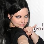 Смотрим новый клип Evanescence «What You Want»
